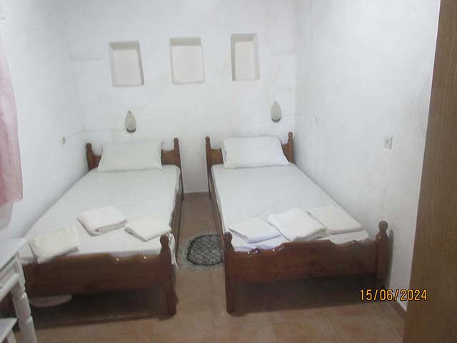 Chambre à coucher lits simples